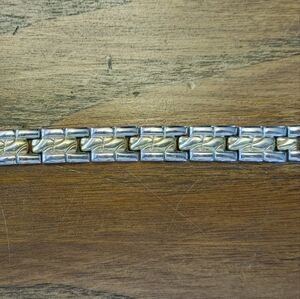 Retro Vintage Silver and Gold Link Bracelet (188) Costume Jewelry